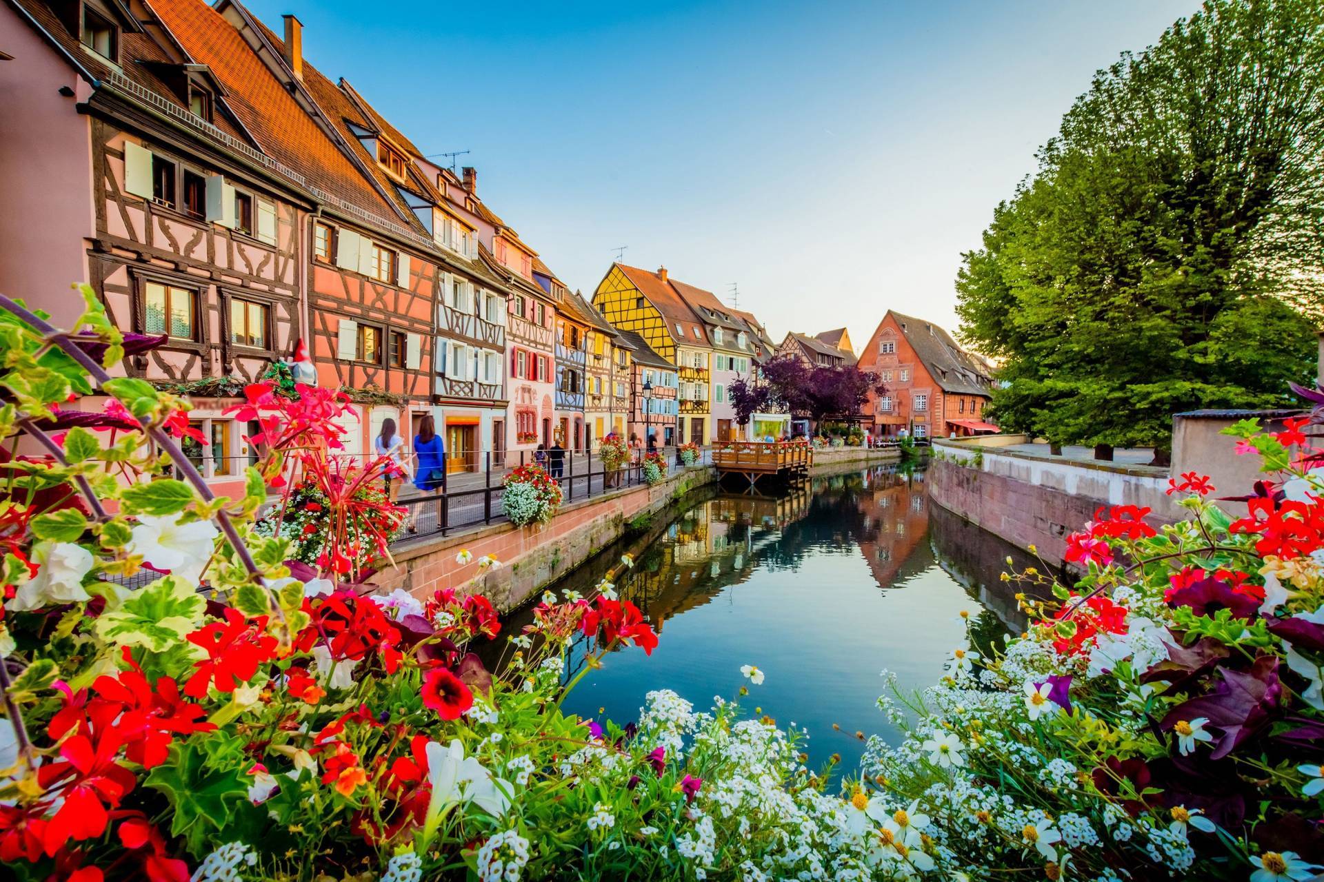 Girls in Colmar